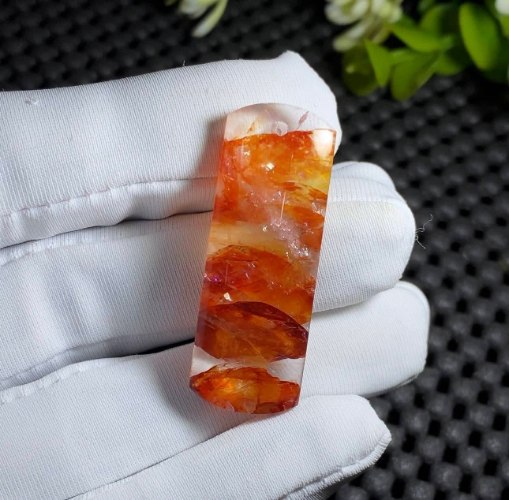 紅黃膠花美墜