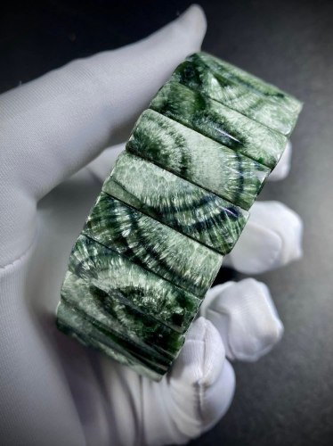 6AAA級綠龍晶手排