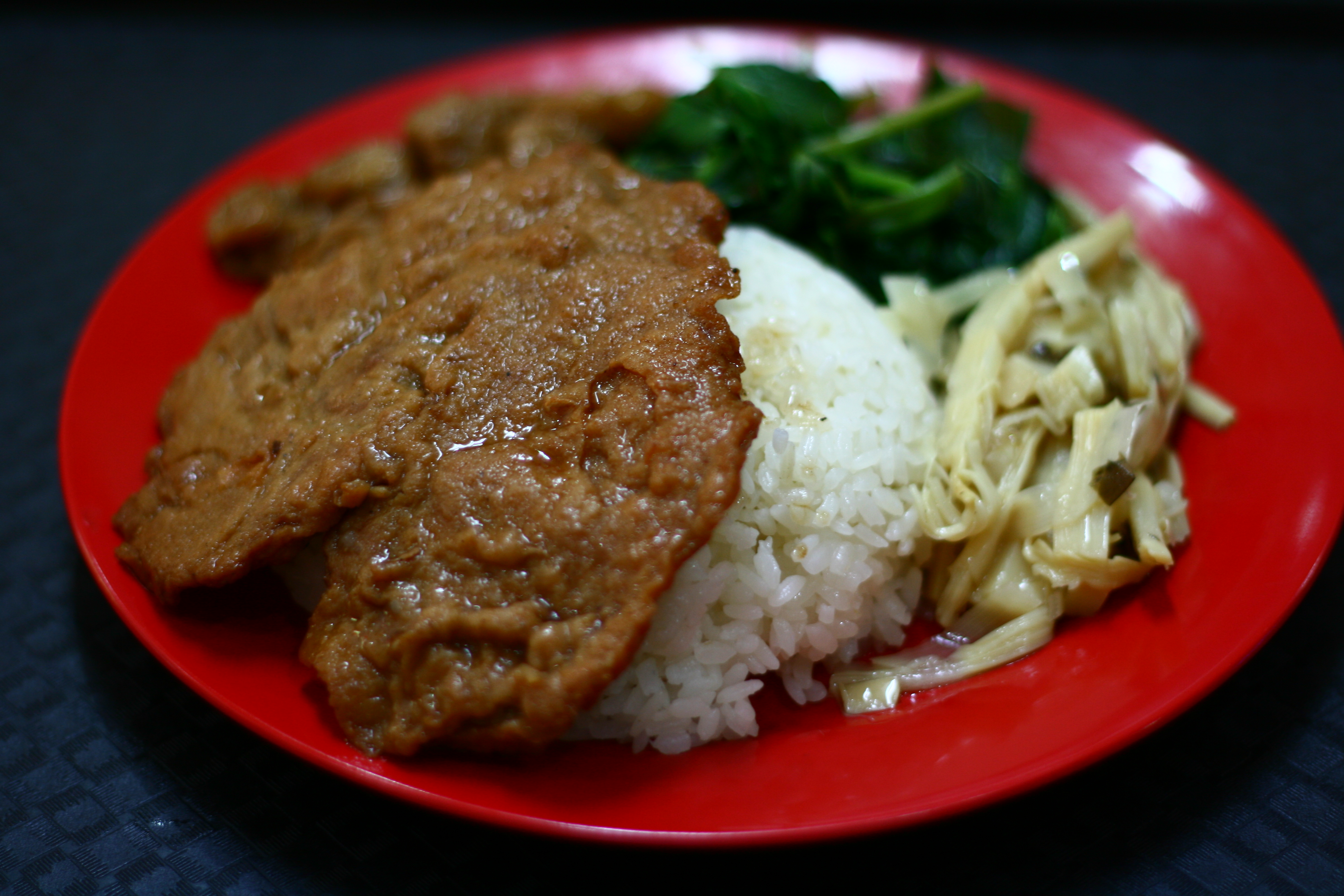香Q排骨飯