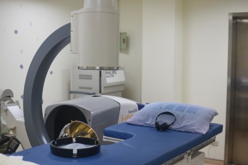 法國原裝體外震波碎石儀器