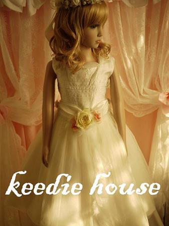 Keedie house兒童禮服出租/攝影造型禮服/表演服/畢業造型/花童服/白色大童禮服130~