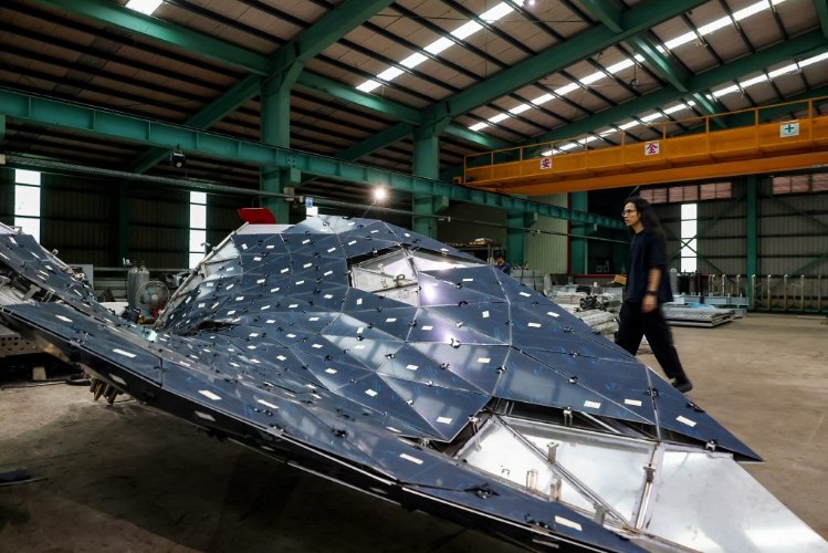 大巨蛋公共藝術『雨生光芽』