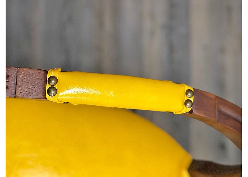 橡木主人扶手椅-黃色長頸鹿