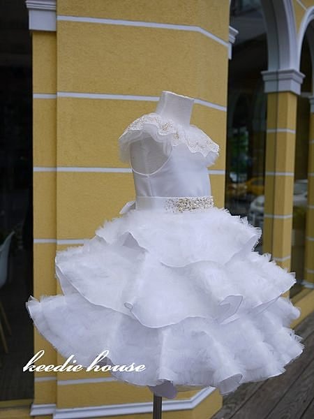 Keedie Hous兒童造型服出租/畢業造型/寫真攝影~手工禮服之愛蕾娜公主110-115
