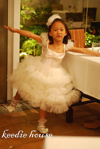 Keedie Hous兒童造型服出租/畢業造型/寫真藝術照/手工禮服莎菈公主115~