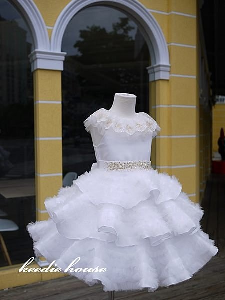 Keedie Hous兒童造型服出租/畢業造型/寫真攝影~手工禮服之愛蕾娜公主110-115