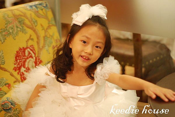 Keedie Hous兒童造型服出租/畢業造型/寫真藝術照/手工禮服莎菈公主115~