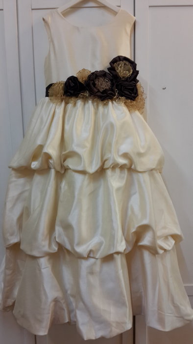 Keedie house兒童禮服出租/攝影造型/表演/演奏會~米白緞面玫瑰手工花大童禮服160
