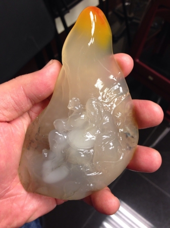 瑪瑙洞雕件